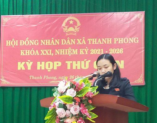 Bùi Thị Nụ BC kỳ hop thứ 16 HĐND huyện tại kỳ họp.jpg
